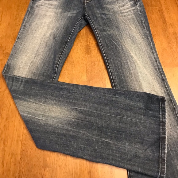 Express jeans in great fitting in sizes 6. - Picture 3 of 7